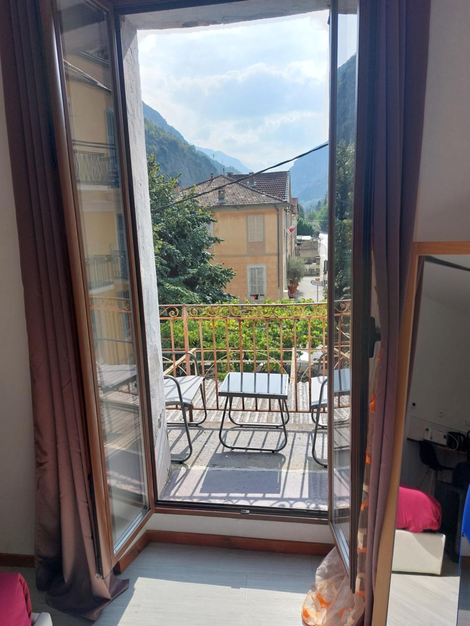 Studio Meuble Au Pied Du Mercantour Fontan Bagian luar foto